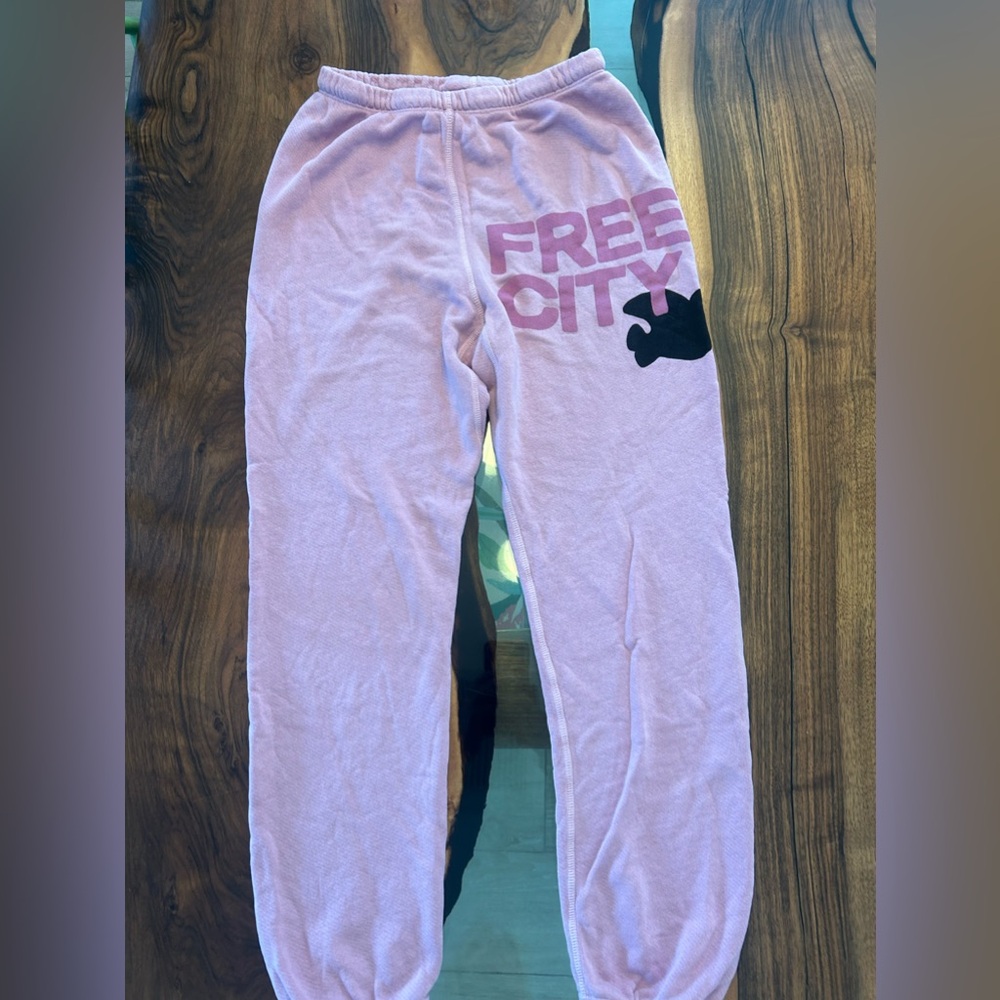 Free City Sweatpants in Petal
